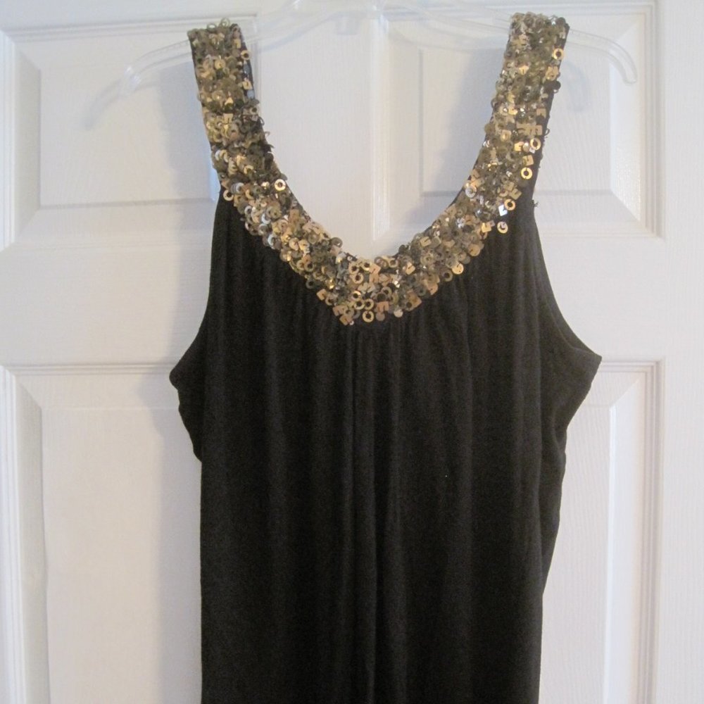 THE LIMITED BLACK SLEEVELESS TOP WITH COPPER AND GOLD SEQUIN DETAIL LARGE $59.00